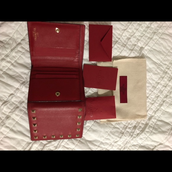 Authentic Valentino wallet - Picture 2 of 7